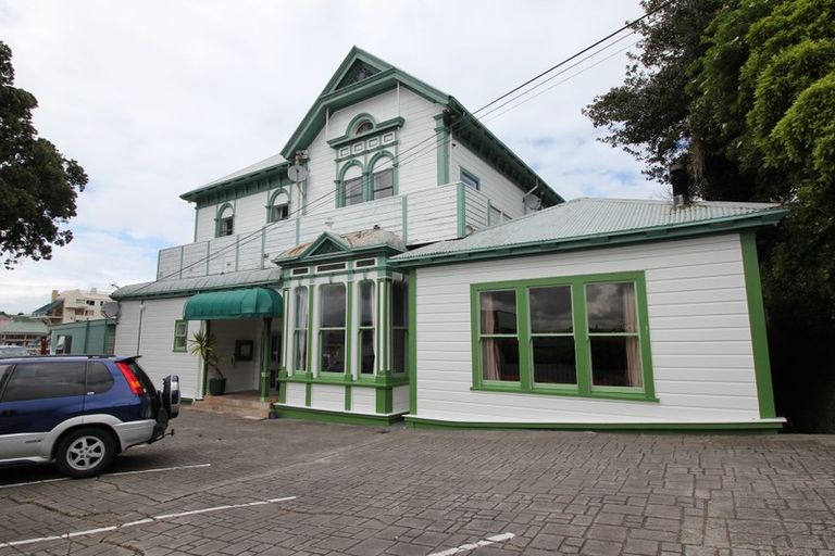 Photo of property in Rowena Hostel, 61 Ellice Street, Mount Victoria, Wellington, 6011