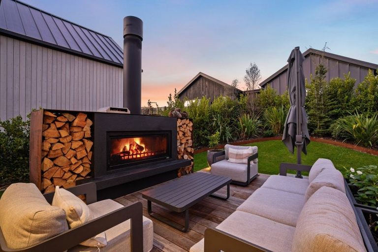 Photo of property in 4 Durness Court, Jacks Point, Queenstown, 9371