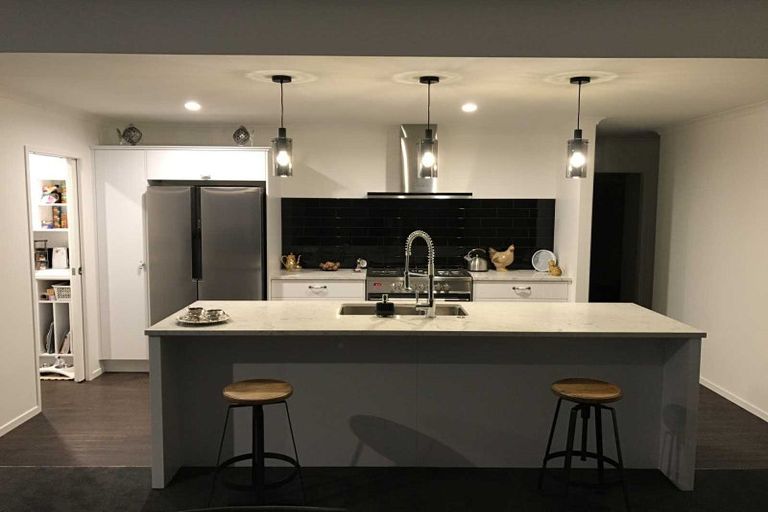 Photo of property in 9 Lady Jocelyn Place, Whitianga, 3510