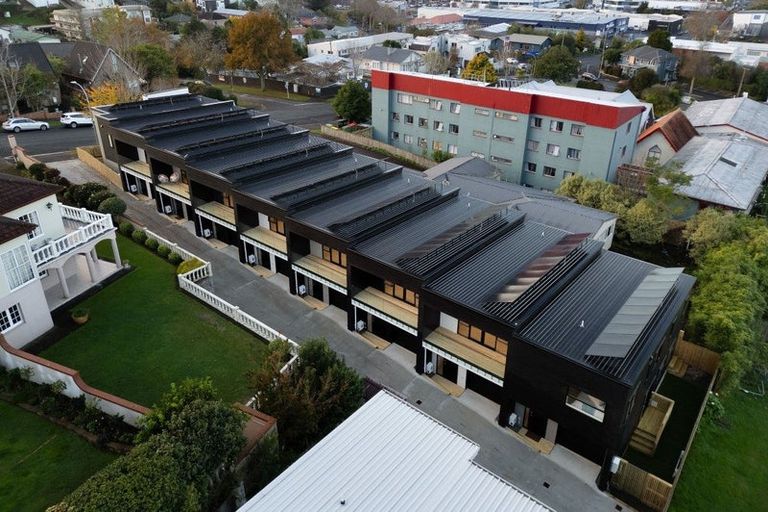 Photo of property in 1/143 Clarence Street, Riccarton, Christchurch, 8011