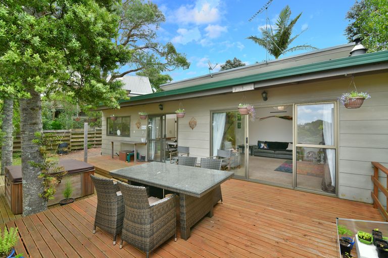 Photo of property in 47 Gledstane Road, Stanmore Bay, Whangaparaoa, 0932