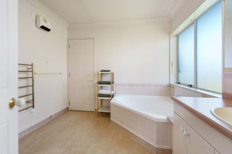 Photo of property in 179 Victoria Street, Cambridge, 3434