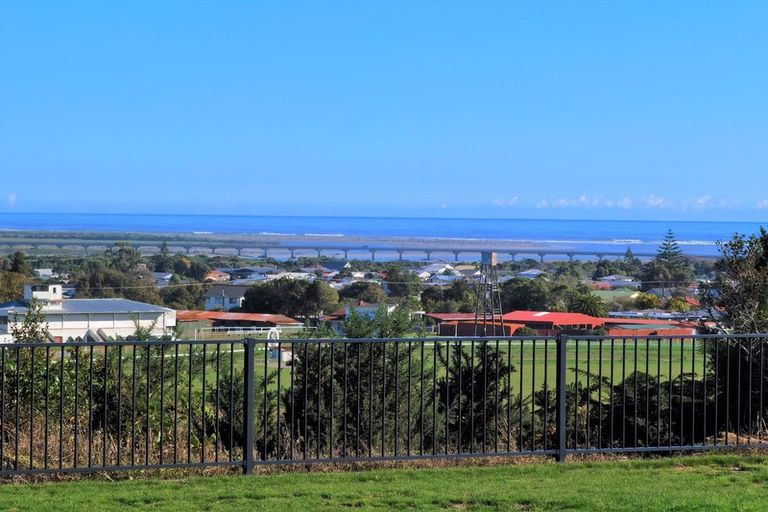 Photo of property in 13 Racecourse Terrace Rise, Hokitika, 7882