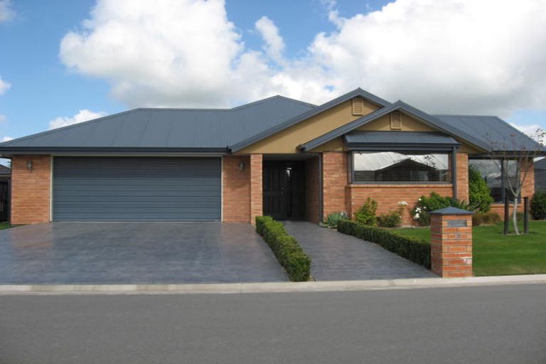 Photo of property in 18 Cathcart Crescent, Prebbleton, 7604