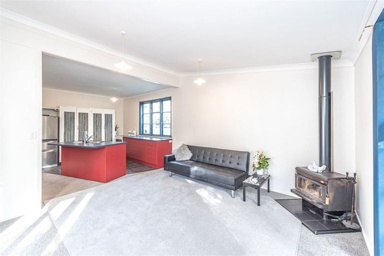 Photo of property in 2a Weraroa Road, Waverley, 4510