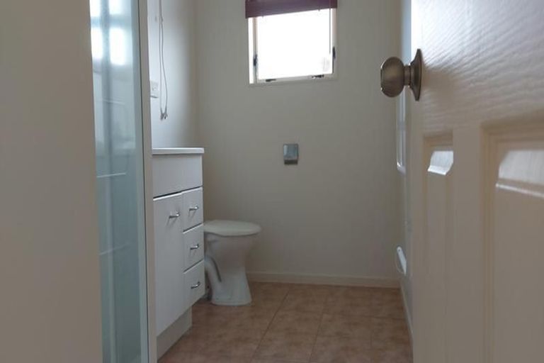 Photo of property in 2 Northridge Terrace, Massey, Auckland, 0614