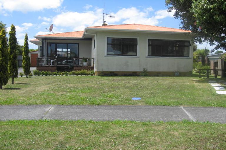 Photo of property in 11 Freyberg Street, Feilding, 4702