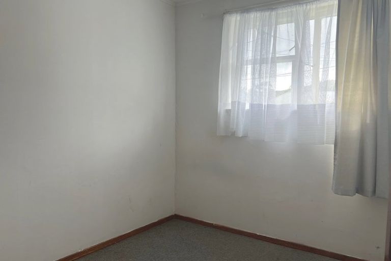 Photo of property in 388-390 George Street, Stokes Valley, Lower Hutt, 5019