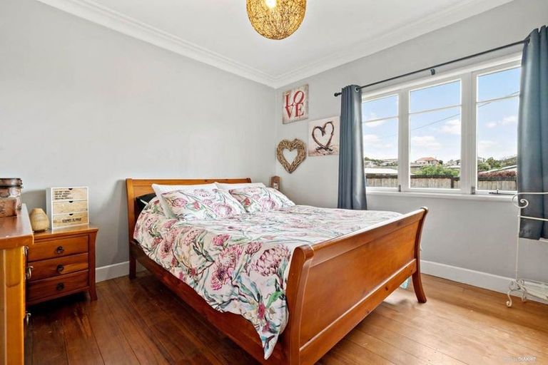 Photo of property in 22 Mellsop Avenue, Waiuku, 2123