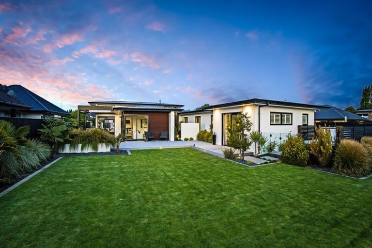 Photo of property in 16 Mersham Drive, Prebbleton, 7604