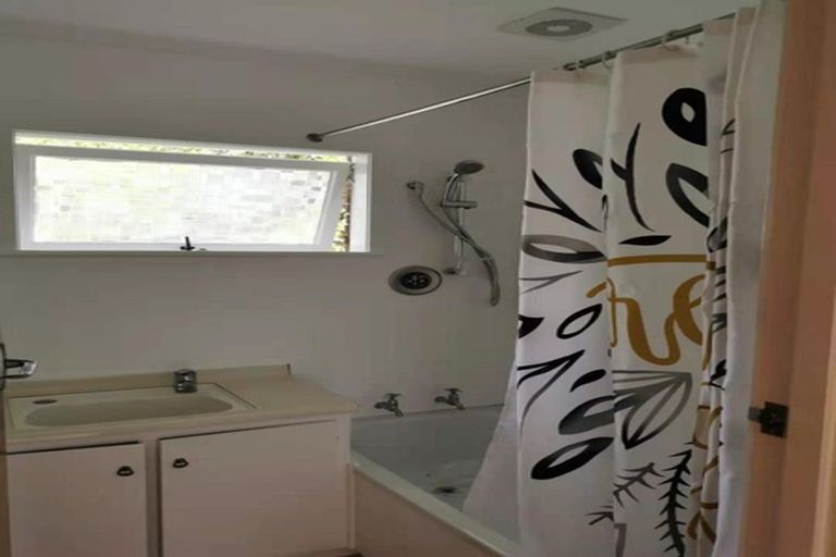 Photo of property in 1/3 Merriefield Avenue, Forrest Hill, Auckland, 0620