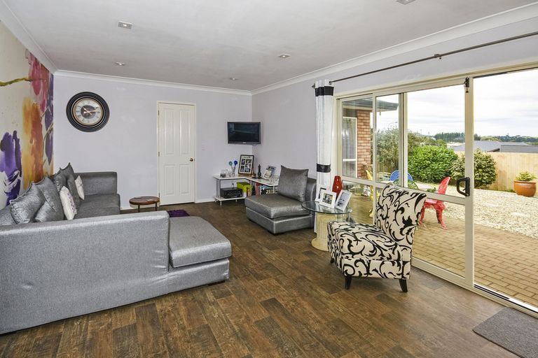 Photo of property in 8 Rays Way, Tuakau, 2121