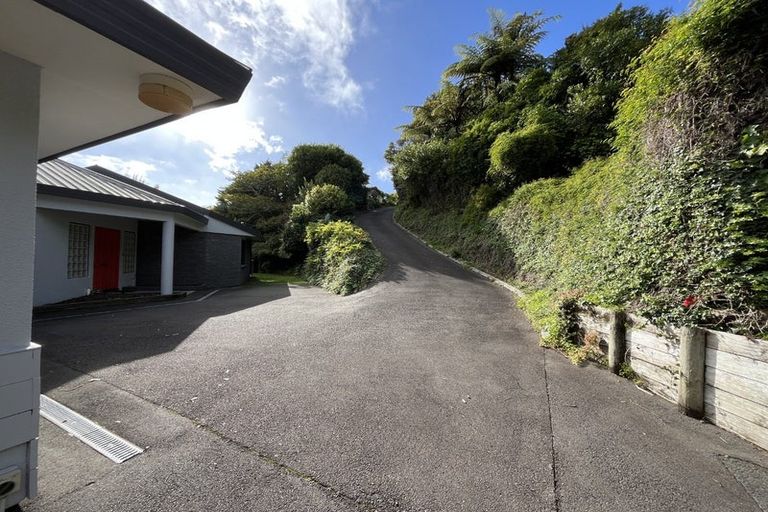 Photo of property in 6 Bushview Place, Upper Vogeltown, New Plymouth, 4310