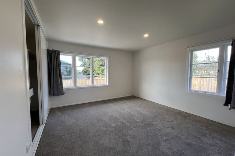 Photo of property in 31 Paton Avenue, Te Atatu South, Auckland, 0610