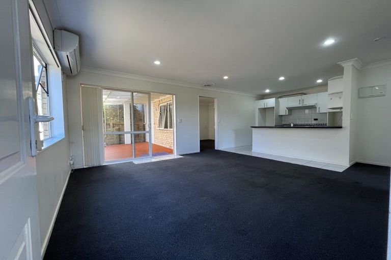 Photo of property in 11 The Enclave, Totara Heights, Auckland, 2105