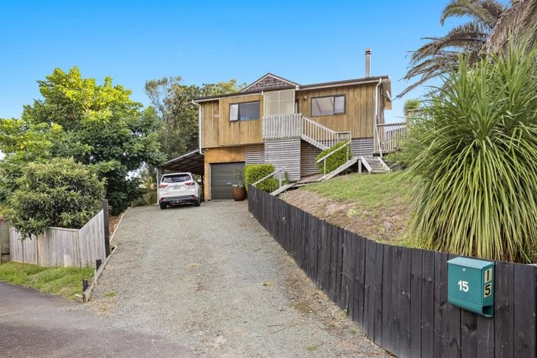 Photo of property in 15 Empressa Heights, Helensville, 0800