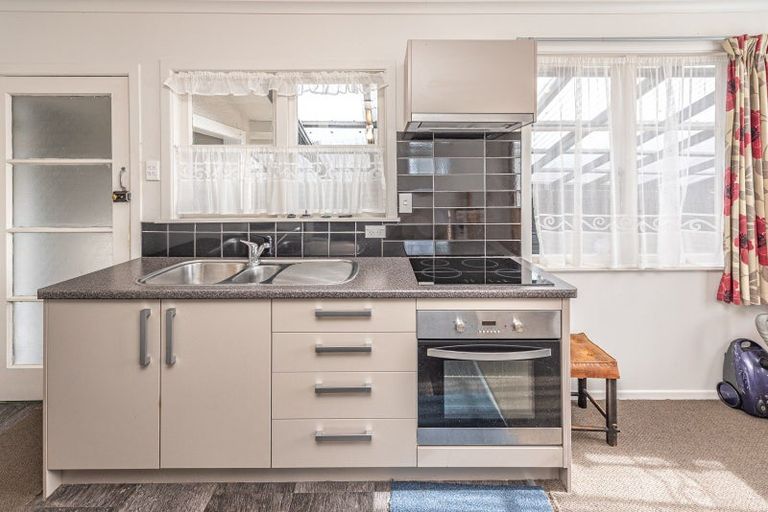 Photo of property in 4 Terrace Street, Aramoho, Whanganui, 4500