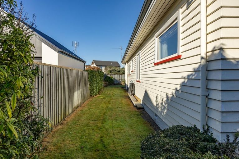 Photo of property in 102 Wairakei Road, Bryndwr, Christchurch, 8052
