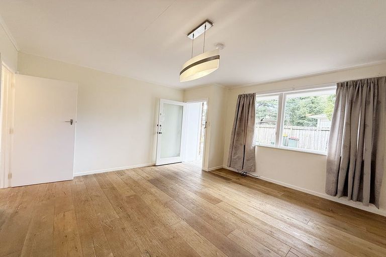 Photo of property in 1/6 Edgewater Drive, Pakuranga, Auckland, 2010