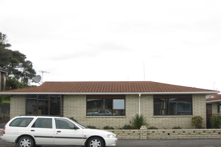 Photo of property in 77 Tukapa Street, Westown, New Plymouth, 4310