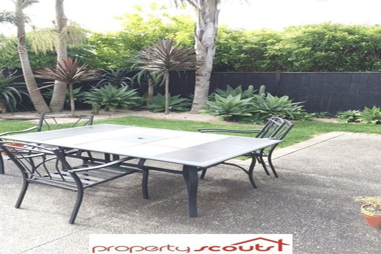 Photo of property in 49 Carousel Crescent, East Tamaki Heights, Auckland, 2016