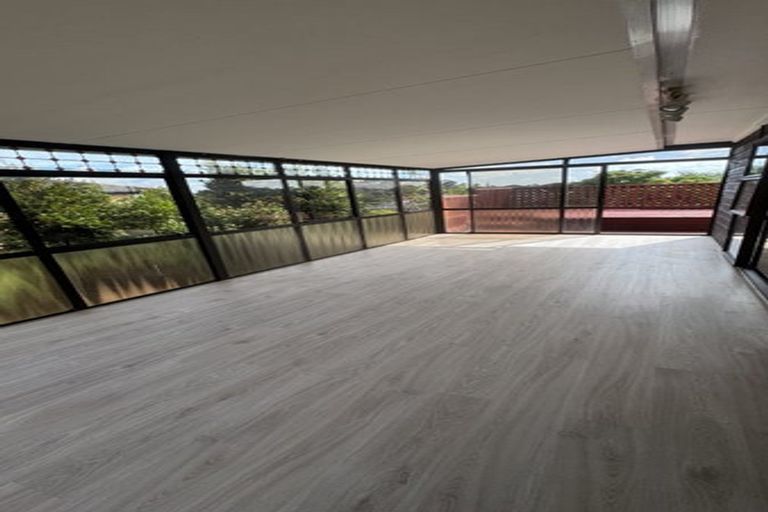 Photo of property in 34a Mark Edward Drive, Half Moon Bay, Auckland, 2012