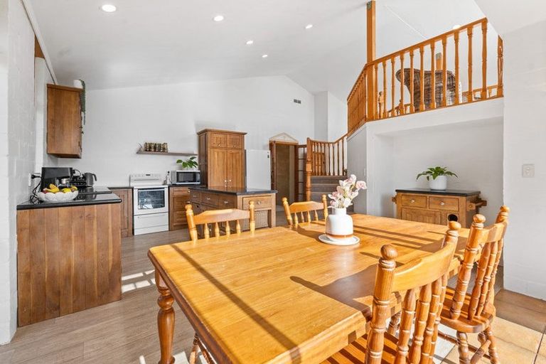 Photo of property in 1358a Whangaparaoa Road, Army Bay, Whangaparaoa, 0930