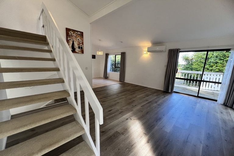 Photo of property in 1/4 Braund Place, Glenfield, Auckland, 0629