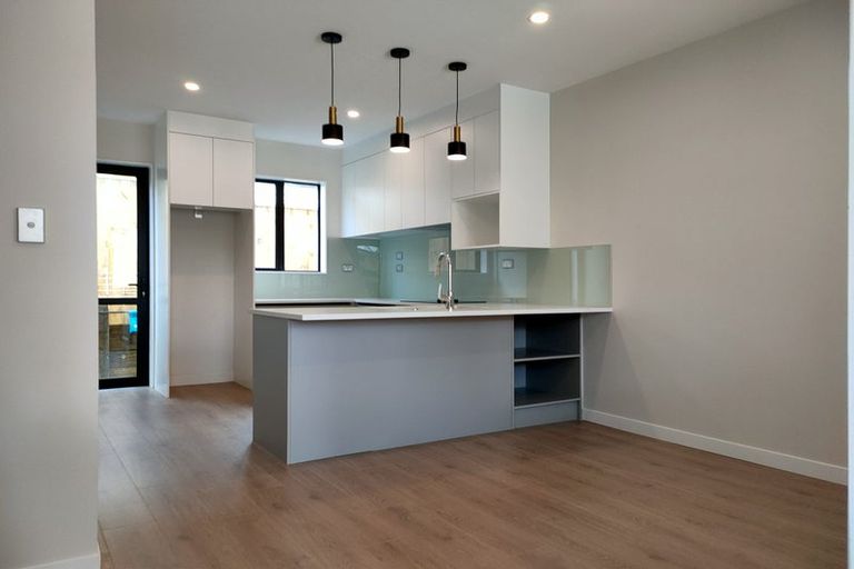 Photo of property in 7/21 Humphrey Kemp Avenue, Henderson, Auckland, 0612