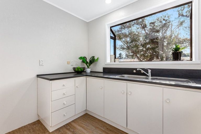 Photo of property in 11 Cleat Street, Whitby, Porirua, 5024