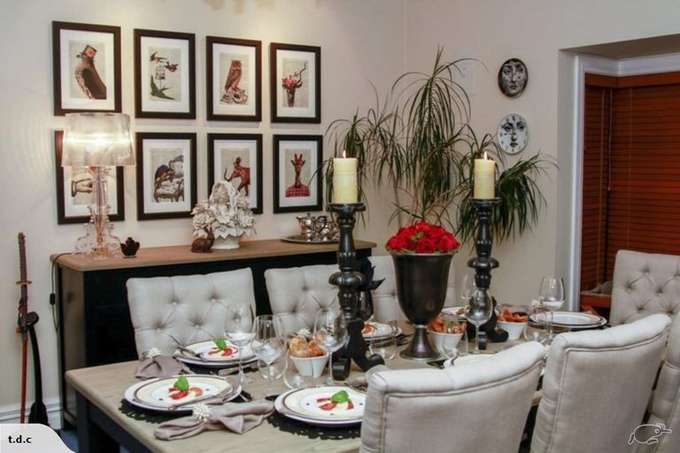 Photo of property in 30 Chamari Close, Titirangi, Auckland, 0604