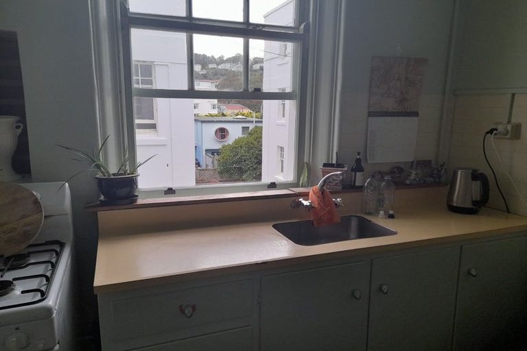 Photo of property in Blythswood Flats, 28/3f Aro Street, Aro Valley, Wellington, 6021