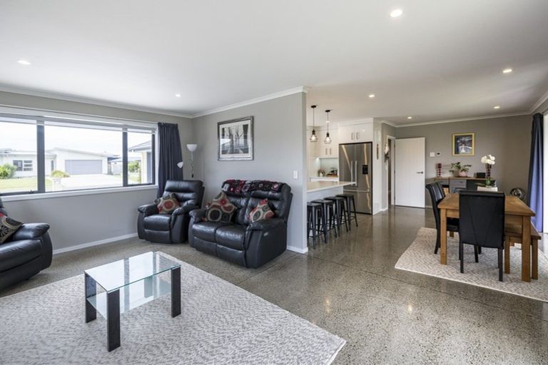 Photo of property in 21 Forbes Road, Foxton Beach, Foxton, 4815