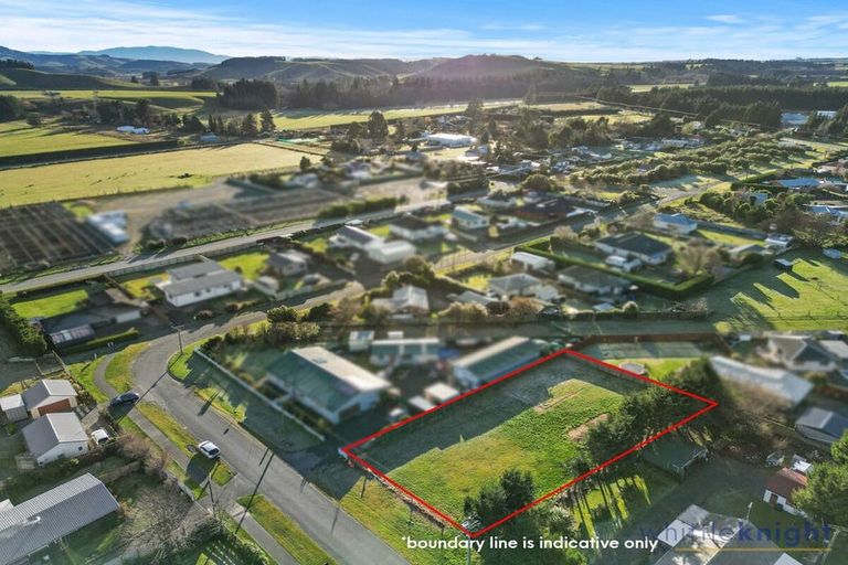 Photo of property in 14 Gift Street, Coalgate, 7673
