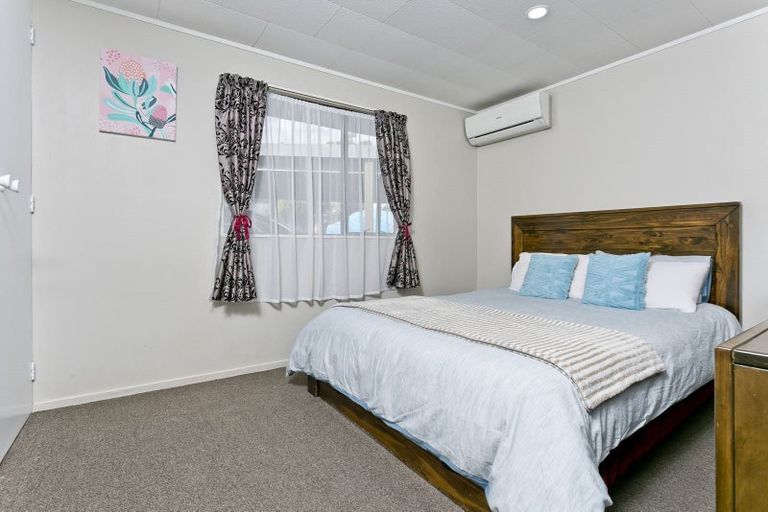Photo of property in 4/85 Hutchinson Avenue, New Lynn, Auckland, 0600