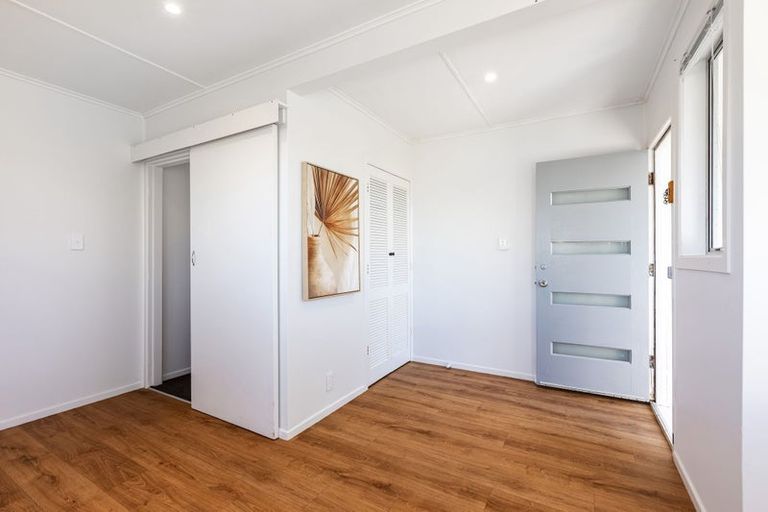 Photo of property in 32 Desert Gold Street, Ascot Park, Porirua, 5024