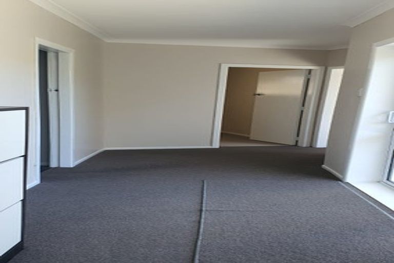 Photo of property in 62 Taylor Terrace, Tawa, Wellington, 5028
