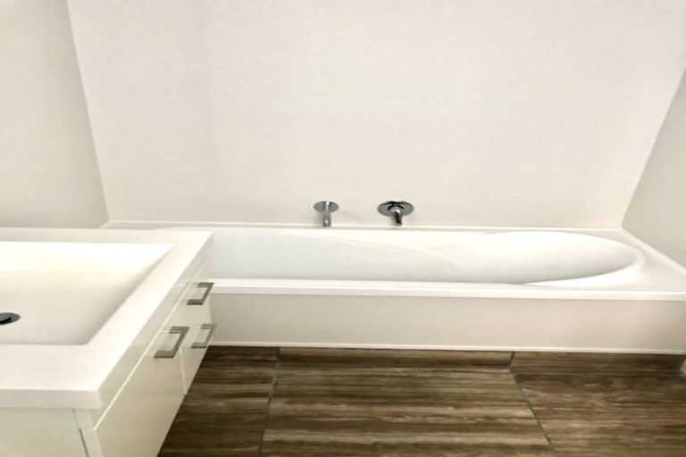 Photo of property in 10 Frankmoore Avenue, Johnsonville, Wellington, 6037