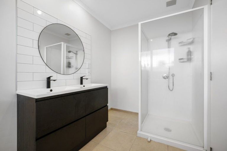 Photo of property in 27 Mcleod Place, Papamoa Beach, Papamoa, 3118