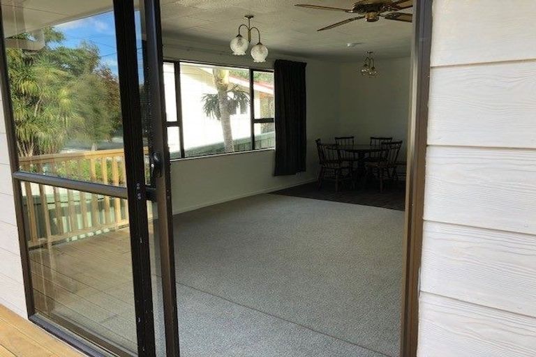 Photo of property in 39 Awaroa Road, Helensville, 0800