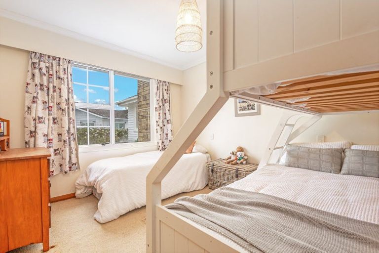 Photo of property in 35 Lincoln Terrace, Hokowhitu, Palmerston North, 4410