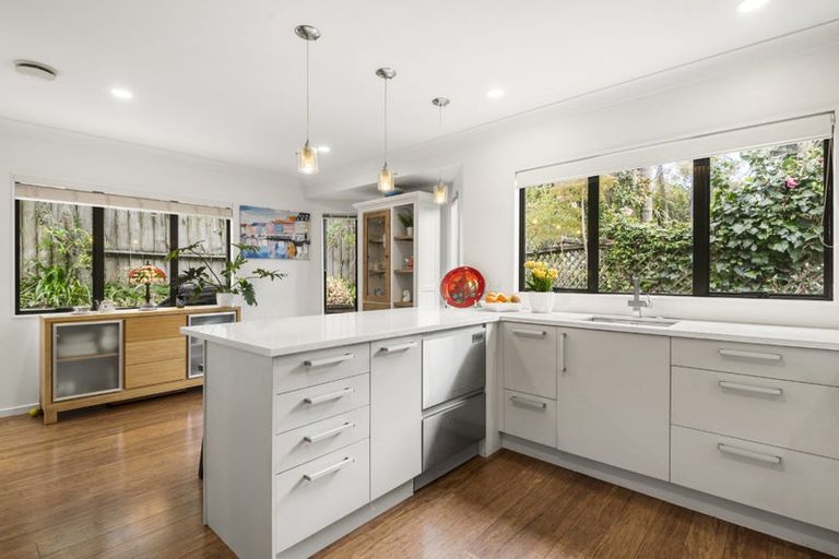 Photo of property in 2/8 Bundoran Way, Pinehill, Auckland, 0632