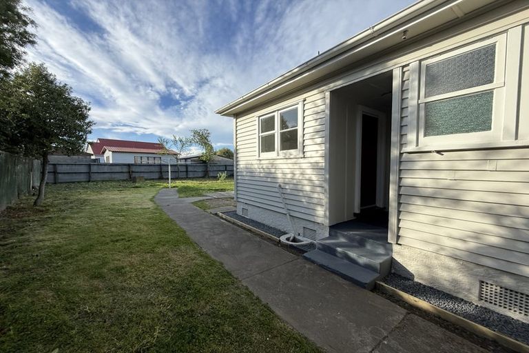 Photo of property in 42 Pitcairn Crescent, Bryndwr, Christchurch, 8053
