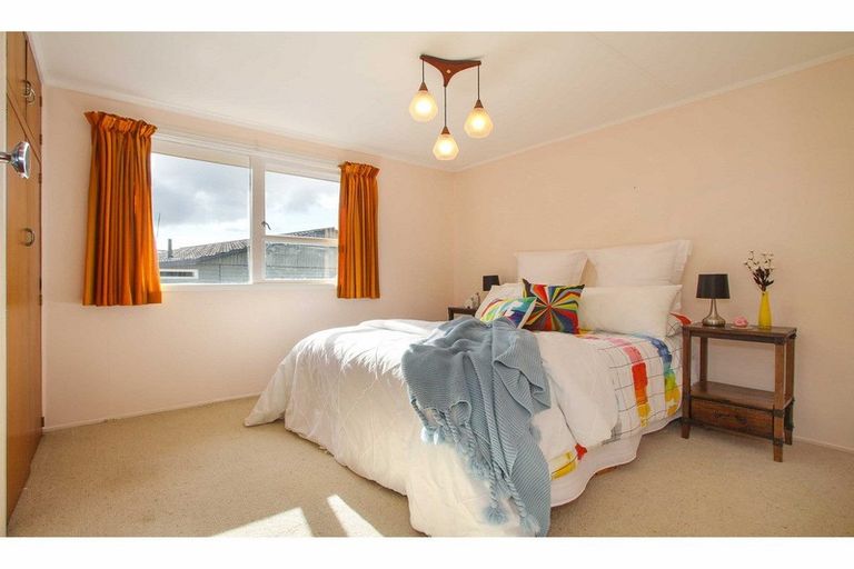 Photo of property in 15 Bishopgate Street, Birkdale, Auckland, 0626