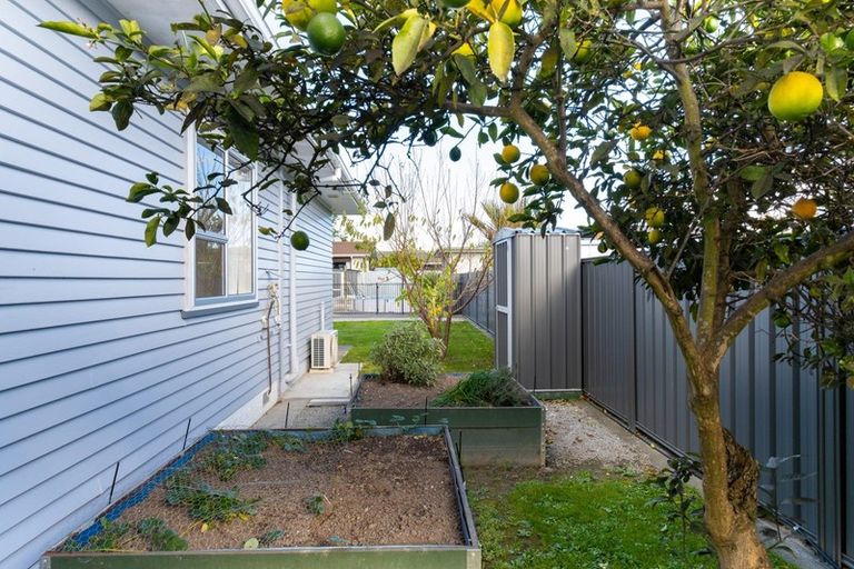 Photo of property in 27 Meeanee Road, Taradale, Napier, 4112