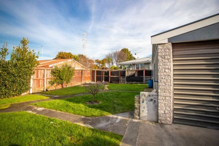 Photo of property in 17 Skerten Avenue, Hornby, Christchurch, 8042