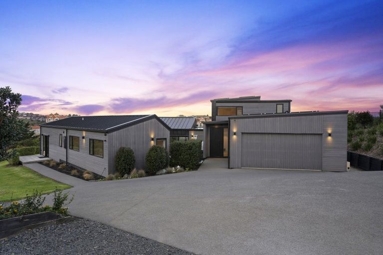 Photo of property in 9 Laguna Place, Matakatia, Whangaparaoa, 0930