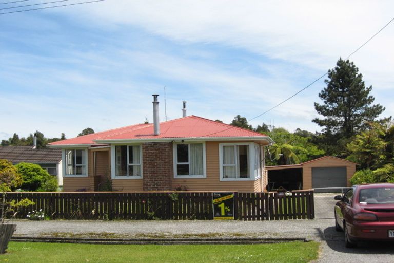 Photo of property in 162 Queen Street, Westport, 7825