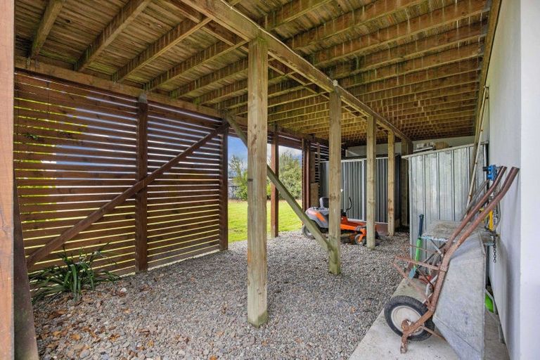 Photo of property in 94 James Line, Kelvin Grove, Palmerston North, 4414