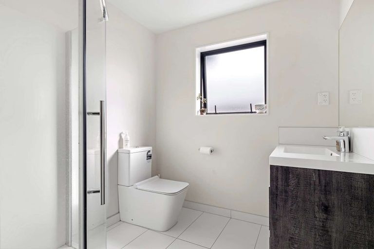 Photo of property in 76 Accolage Boulevard, Kumeu, 0810